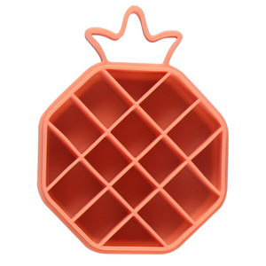 Bac à glaçons en forme d'ananas avec couvercle, en silicone de qualité alimentaire, pour usage domestique, fête, unisexe, sans BPA - Product Image 4
