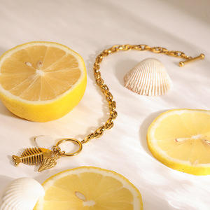 Pulsera de Moda con Dijes de Aleación de Zinc en Tono Dorado, Colgante de Concha y Espina de Pescado, Joyería Unisex para Regalo - Product Image 3