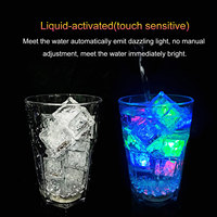 Glaçons carrés lumineux activés par liquide, réutilisables, en plastique, personnalisés, mini glaçons carrés arc-en-ciel artificiels