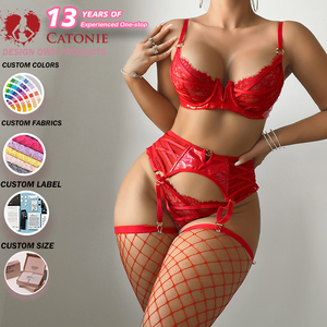 Nouvel ensemble de lingerie romantique en dentelle brodée transparente avec patchwork, soutien-gorge et string transparents avec jarretière pour femmes matures - Product Image 1