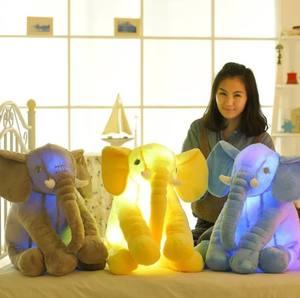 Cojín de Peluche Personalizado con Forma de Animal, Juguete de Peluche Suave y Luminoso, Almohada de Elefante con Luz LED Intermitente, Almohada de Elefante Luminosa - Product Image 3