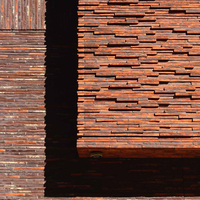 Panneaux en céramique frittée sur mesure en forme de bande, briques d'argile, panneaux muraux extérieurs pour bâtiments commerciaux et villas contemporaines