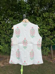 Chaqueta sin mangas premium hecha a mano con estampado de bloques y acolchado para mujer |   Chaleco de Algodón |   Ropa exterior informal de estilo bohemio étnico para combinar en capas - Product Image 4
