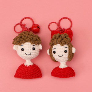 Llavero de pareja tejido a mano de fábrica con cascabeles, accesorios de ganchillo <span class=keywords><strong>para</strong></span> llavero, <span class=keywords><strong>para</strong></span> <span class=keywords><strong>novio</strong></span> y novia, bonito colgante <span class=keywords><strong>para</strong></span> bolso - Product Image 2