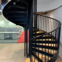 Escalier en colimaçon thermolaqué résistant à la rouille pour environnements humides, maisons côtières ou climats tropicaux
