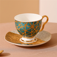 Set de vaisselle de luxe, décalcomanie, service de table en céramique, os fin, tasses, soucoupe, chine, ensemble de dîner pour banquet, vente en gros, pièces