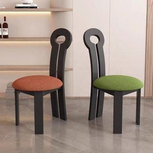 Silla de comedor de esponja de madera maciza de alta calidad GEDO con soportes minimalistas para muebles para el hogar al por mayor - Product Image 2