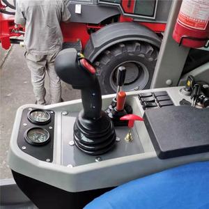 Mini cargador de rueda telescópico, 825T con brazo de cubo extendido - Product Image 4