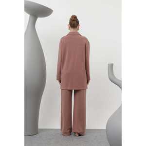 ชุดสูทผู้หญิง สีแอนทราไซต์ กระดุมแป๊ก คอปก มีกระเป๋า รุ่น 20605TKS - Product Image 5