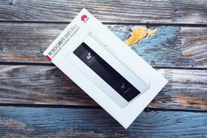 <span class=keywords><strong>E6878</strong></span> 1.65Gbps ดั้งเดิม5G <span class=keywords><strong>E6878</strong></span>-370มือถือ WiFi Pro Router ในตัว8000mAh แบตเตอรี่ Qi ฟังก์ชั่นไร้สายเราเตอร์ LTE - Product Image 4