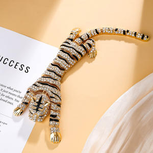 Lateefah nueva llegada Unisex Vintage broche Pin joyería aleación Tigre diseño diamante broche - Product Image 1