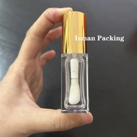Tube de gloss à lèvres carré ISMAN 8 ml avec capuchon doré et blanc, grand applicateur, emballage vide pour gloss à lèvres, logo personnalisé de luxe, flacon rond en PET