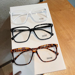 Lunettes de vue tendance à monture carrée pour femmes, verres anti-lumière bleue en polycarbonate, taille moyenne, style urbain - Product Image 5