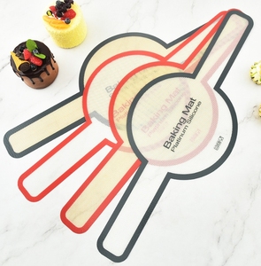 Tapete de silicona antiadherente de mango largo apto para alimentos, superventas, con doble asa, para hornear pan, horno y freidora de aire - Product Image 1