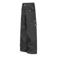 Pantalon en denim structuré, coupe trapèze, jambe large et droite, multi-poches, style workwear, déstructuré et non conventionnel, couleur unie