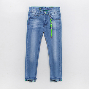 Jeans en denim blanc décontracté pour garçons, coupe droite longue, respirant, résistant à la décoloration, avec détail corde – Vente en gros - Product Image 3