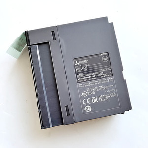 Module PLC d'automatisation industrielle Mitsubishi Electric QX80, unité d'entrée 24 VDC 8 I/O - Product Image 1