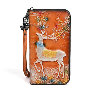 Portefeuille long Ando Bag vintage en cuir de vachette véritable gaufré motif cerf, avec fermeture éclair et dragonne, pour femme - Product Image 4