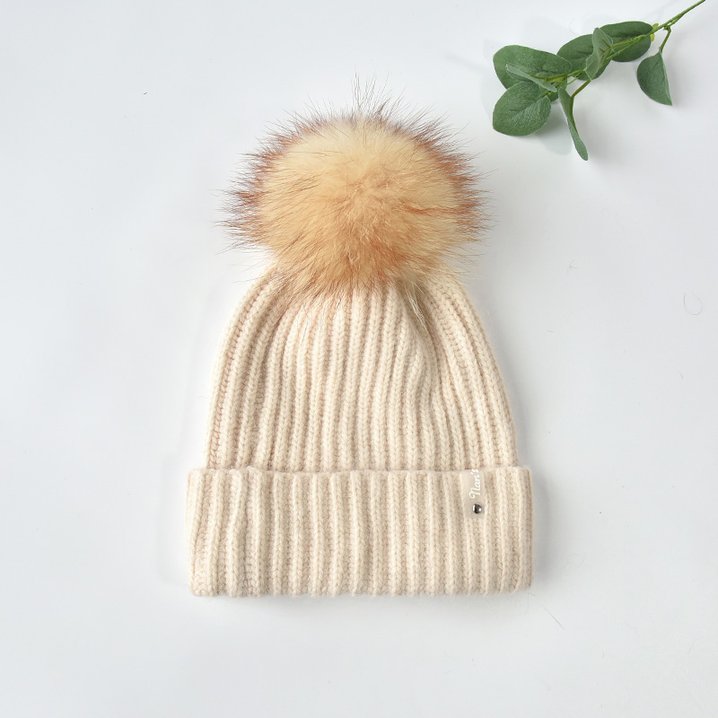 Beige avec pompon beige