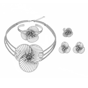 Yulaili - Juego <span class=keywords><strong>de</strong></span> Joyas para Mujer con Diseño <span class=keywords><strong>de</strong></span> Beso y Abrazo, Estilo Dubái, con Pedrería, Chapado en Oro, para Bodas y Fiestas - Product Image 2
