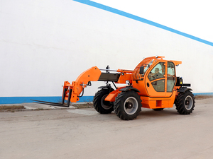 Manipulador Telescópico Multiusos LGMG de 7 m y 3.5 t, Plataforma de Ancho Ajustable T3507, Manipulador Telescópico 4x4 con Mástil de Tres Etapas y Certificación CE - Product Image 4