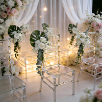 Chaise Chiavari en acrylique transparent en gros pour la location – Résine cristalline pour banquets d'hôtel, mariages et événements en extérieur