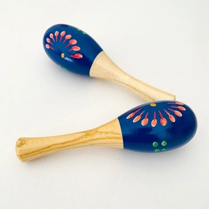 Maraca en bois naturel en gros, motif floral bleu dessiné à la main, shaker rythmique pour la maternelle, jouet musical éducatif précoce - Product Image 4