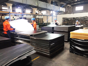 Piso Vinílico SPC Impermeável com Camada de Desgaste de 4mm, Sistema Click, para Hotéis, Quartos e Residências, com Efeito Madeira - Product Image 6