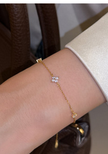 Pulsera de Plata de Ley 925 con Trébol de Cuatro Hojas y Circonita Cúbica para Mujer - Joyería de la Suerte para Bodas - Product Image 4