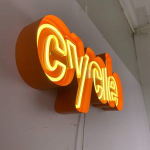 Letreros de neón LED con borde metálico personalizado, letreros de neón de colores de Anime <span class=keywords><strong>Manga</strong></span> Retro Art Deco - Product Image 3