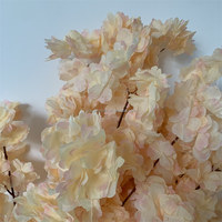 B-986 Vente en gros de branches de fleurs de cerisier en soie de haute qualité, Sukura, pour arrangements floraux de mariage et de maison, fleurs de cerisier couleur champagne foncé