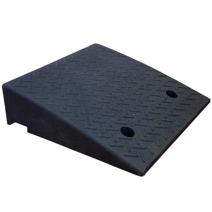 Ralentisseur de sécurité pour piétons en caoutchouc noir à haute compression de 12 cm pour les parkings extérieurs et les routes