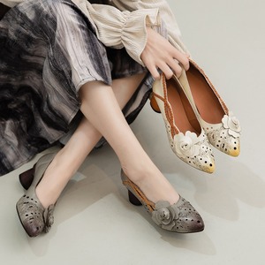 Botines de tacón bajo con punta en pico, estilo étnico y moderno, con capa superior de cuero vacuno calado, de una sola pieza, para mujer. - Product Image 5