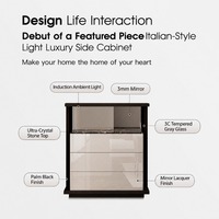 Meuble d'appoint moderne pour salon en MDF laqué brillant avec étagère en verre trempé et pierre frittée, éclairage LED, durable, 3 tiroirs