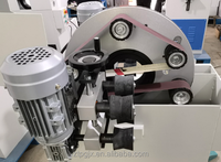 Machine automatique de polissage et de finition pour tubes et profilés métalliques, avec boîte de vitesses et moteur