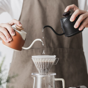 Cafetière à filtre minimaliste de style japonais et coréen sans poignée, avec manchon en cuir, bec long en acier inoxydable - Product Image 2