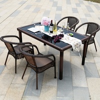 Meubles de patio en rotin pour bistrot et café, table de patio, mobilier de salle à manger extérieur en osier tressé pour restaurant