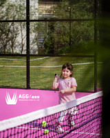 Terrain de tennis en gazon artificiel mobile durable en acier avec support en PU/latex de 12 mm, 20x10 m, plateforme surélevée temporaire portable pour l'extérieur