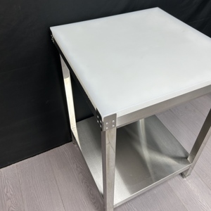 Planche à découper robuste en acier inoxydable VICTORY pour les laboratoires de restauration, les hôtels et les restaurants - Product Image 1