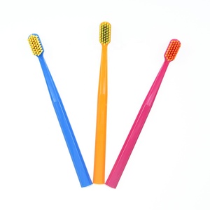 Cepillo de Dientes Manual Extra Suave de Cabeza Ancha Estilo Suizo, Popular, para Adultos, Uso Doméstico, Recomendado por Dentistas - Product Image 2