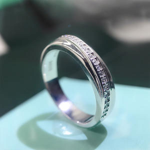 Anello F1591 in Oro Bianco con Diamante Taglio Brillante Rotondo Colore G Naturale Fede Nuziale Gioielli Unisex - Product Image 2