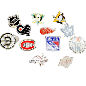 Nhà sản xuất bán buôn đánh bóng sắt chúng tôi Ice Hockey đội thể thao chân kim loại cổ áo Huy hiệu pin mũ cho người hâm mộ thể thao quà Tặng lưu niệm - Product Image 1