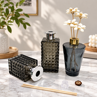 Flacon de parfum minimaliste en verre noir pour diffuseur à bâtonnets, huile essentielle, décoration d'intérieur, fournisseur de logos personnalisés