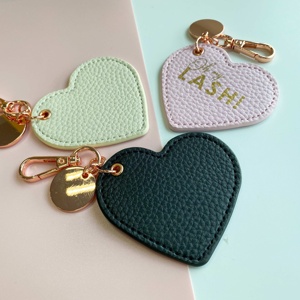 Luxury Keyring Personalized Logo Birthday Gift Bag Charm Pendant Keyrings Pu Leather Key Chains Custom Heart Leather Keychain