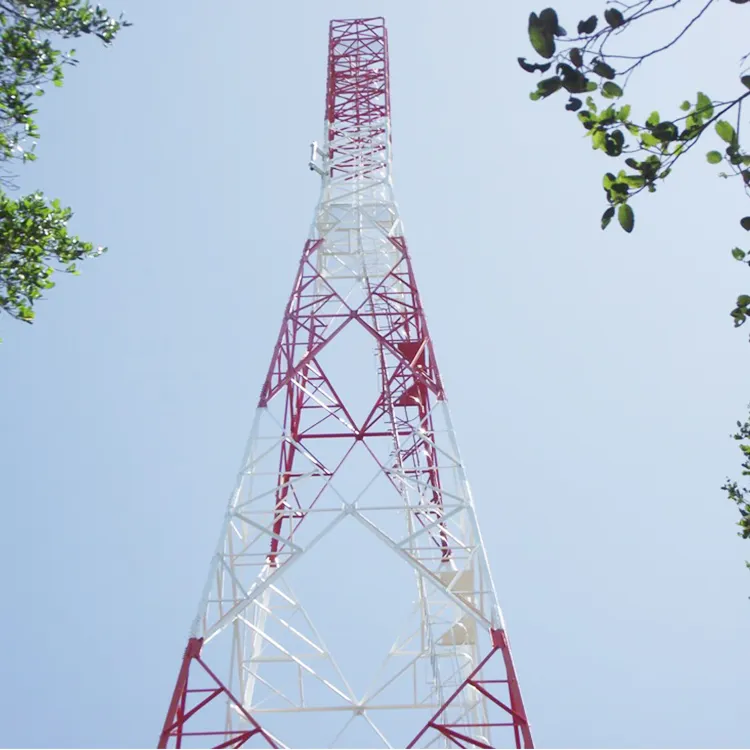 Tour en acier de quatre pieds treillis communication micro-ondes 20m de hauteur 4 pieds d'angle en acier tour de télécommunication d'antenne