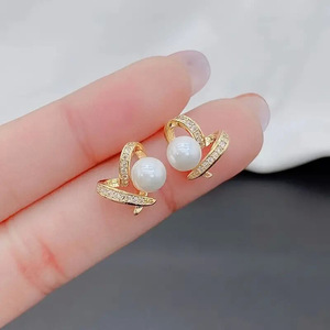 Boucles d'oreilles clous cœur style coréen, mignonnes et élégantes, effet perle, bijoux d'oreille pour femme, usage quotidien, tenue de soirée, cadeau - Product Image 1