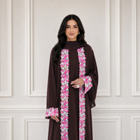 Ensemble Abaya élégant Loriya 3 pièces avec dentelle florale, cardigan ouvert, robe intérieure et hijab en mousseline, vêtements modestes pour femmes musulmanes