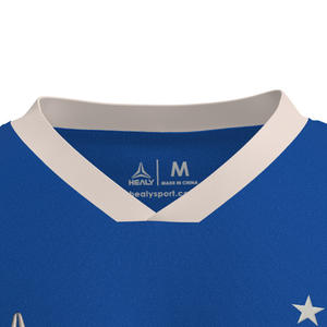 T-shirt Homme Col V Manches Courtes en Maille Respirante Style Américain Vintage avec Impression Numérique HEALY, Blocs de Couleurs Bleus et Badge Étoile - Product Image 4