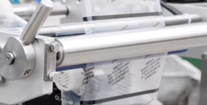 HL320S 50-500ML Automatic Electric High Capacity High-Accuracy Sauce Fruit Juice Paper Products Film Foil Wrapping Gluing - Product Image 6