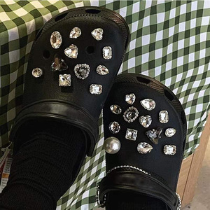 Modernos Adornos Metálicos Y2K para Zapatos con Cadena, Brillantes Cristales Grandes, Accesorios para Zuecos, Joyería de Lujo DIY para Zapatos, Regalo para Mujeres y Niñas - Product Image 3